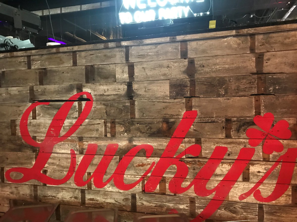 PPAI_HQ's tweet photo. PPAI SPARK is off to a great start! Last night, attendees visited Lucky's Bar &amp; Arcade for some old school fun. #ppaispark #luckysbarandarcade #oldschoolgaming https://t.co/yWf9XqKbHE