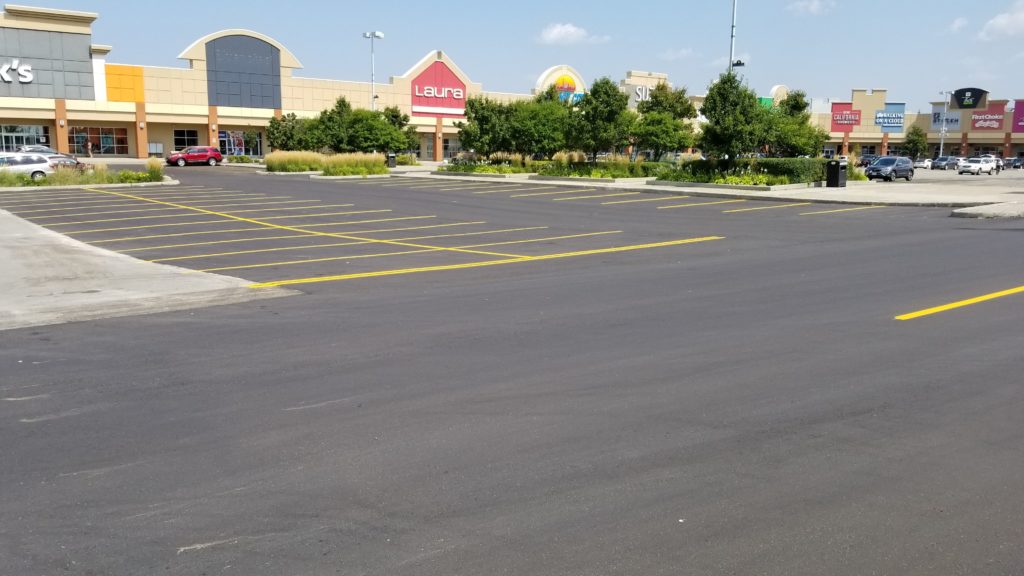 MelrosePaving's tweet photo. Keeping your driveway and pavement well-maintained isn’t as easy as it might seem. Learn how your asphalt paving company can help save you from serious expenses. >> https://t.co/pn7QKTE7Mz https://t.co/CjUb2BSrAM