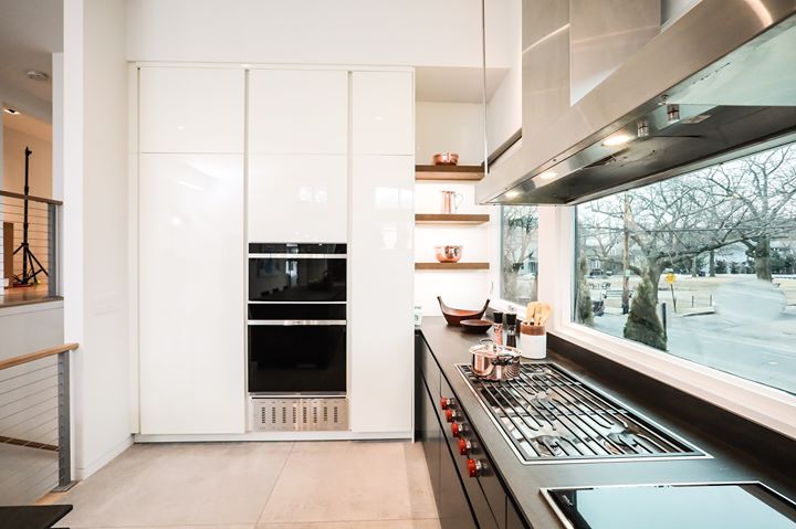 JamesHagarty's tweet photo. Any idea where the refrigerator is? Yep, it's in the cabinet! https://t.co/QuknlvEjcq