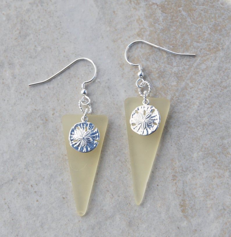 KarmaKittyJewel's tweet photo. #Sanddollar #Recycled #seaglass #beach #etsyhandmade #etsymntt #etsysocial #alexpals #beachjewelry https://t.co/6sxlUd5tW5 #freeshipping #beachjewelry #recycledglass #upcycled #bohochic https://t.co/Kf2dFIXn00
