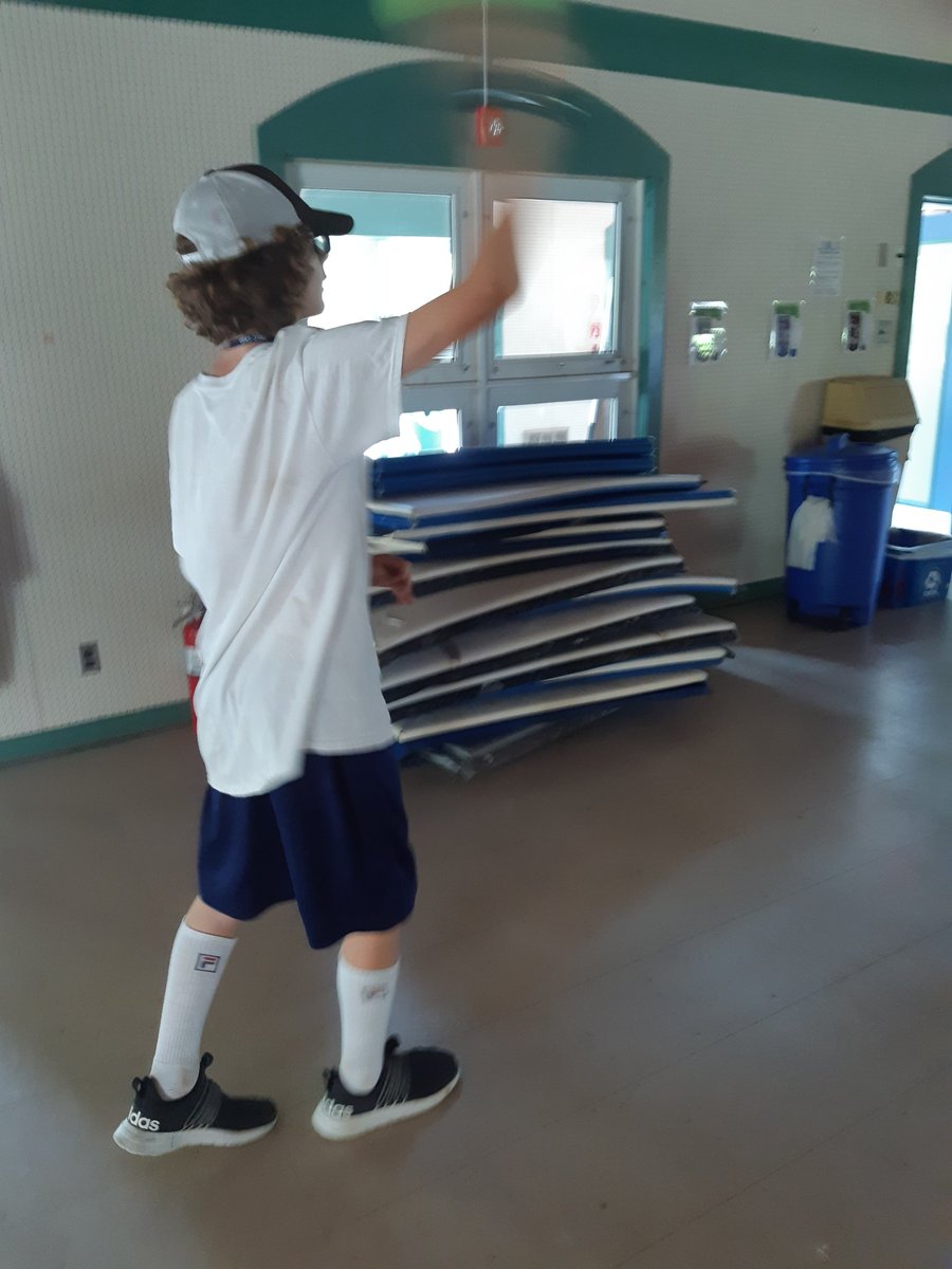 MsHBurgess's tweet photo. Skipping, tie your shoe, throw like Jim Abbott https://t.co/NjjqGNAq4I