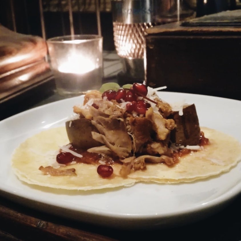 TDCCDF's tweet image. Next Wednesday, we’ll be celebrating National Tequila day with Patrón Tequila! 

Join us for an evening of Tequila cocktails, Mexican dishes and live music. You’re not going to want to miss out on this! 🇲🇽 

Take a look at the menu and call us to book your place on 02920231263 🙌🏻