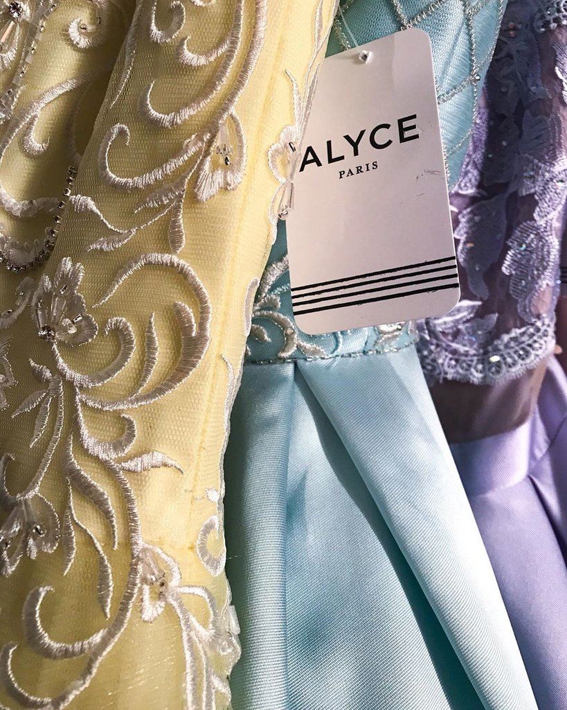 alyceparis's tweet image. 😍 #repost @robertcarani

#alyceparis #frenchdesigner #dreamersanddressmakers #bestdresses #gorgeousdresses #beautifuldresses #homecomingdresses #promdresses #formalwear #eveningwear #graduationdresses #motherofthebride #redcarpetdresses #guestofwedding #pageantdresses