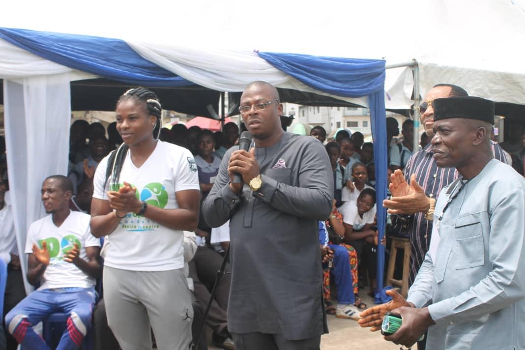 oparanozie9's tweet photo. Day1✔ "Encouraging the young Nigerian dreamer through sports and education". The love was massive. Thank you Imo state. @DesireDof #Oparanozie #DesireToAspire #TeamDOF #ImoState #CharityEvent #SchoolKids https://t.co/sBdIYvqMMc