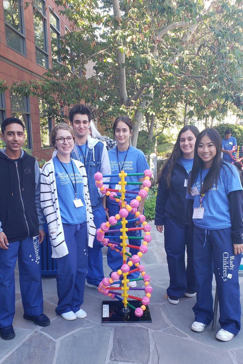 RadyGenomics's tweet photo. It’s a fantastic Summer Medical Academy today! We welcomed high school students from all over San Diego to learn about careers in #genomics and how they can impact the clinical outcomes of acutely ill babies at @radychildrens and around the world. #GenomicMedicine #sequencing https://t.co/0ZdGvIo47Y