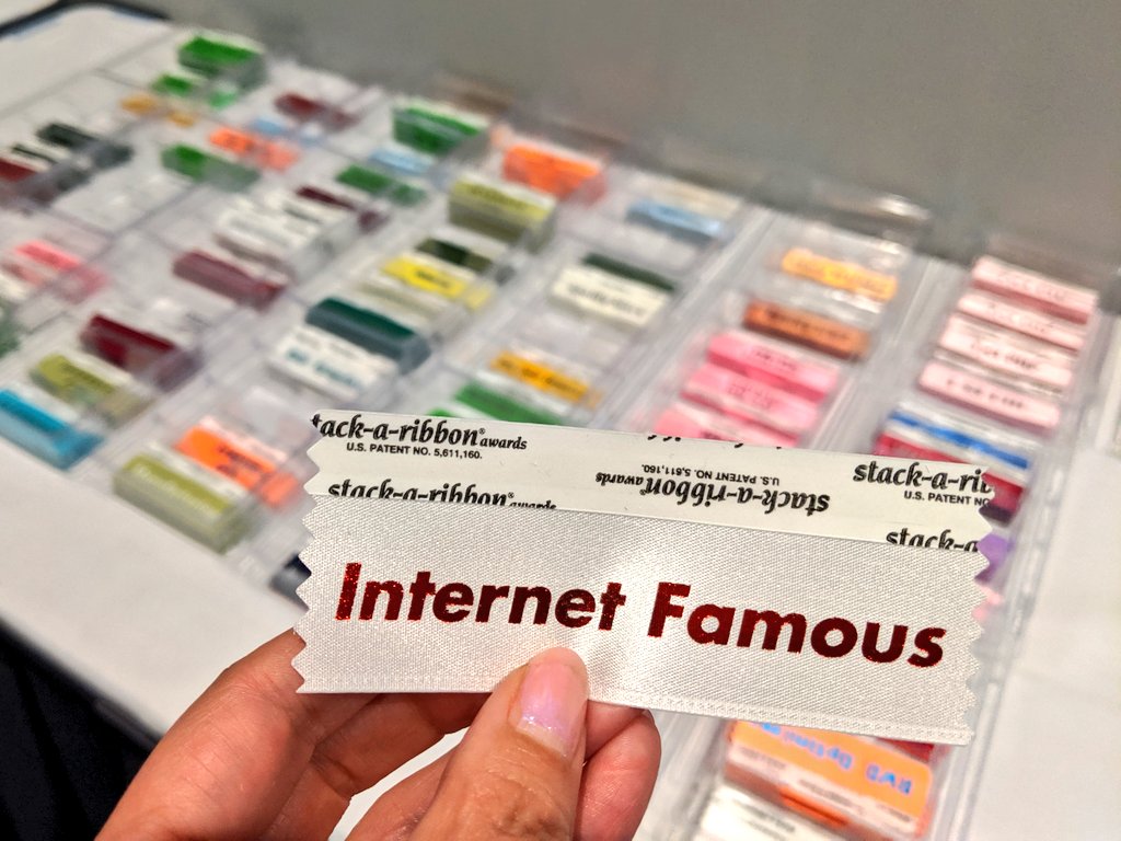 girlie_mac's tweet image. I grabbed this perfect ribbon for @mathowie &amp;amp; he&apos;s wearing it today ✨ #OSCON