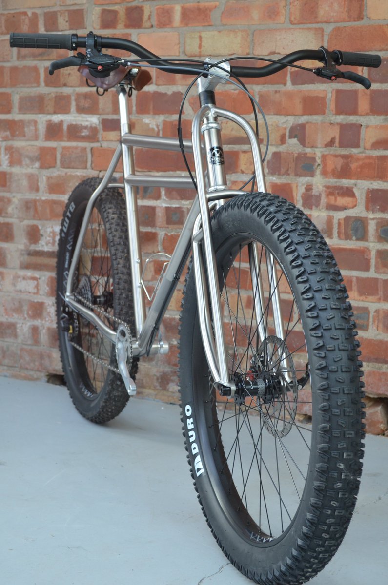 StoogeCycles's tweet photo. The CK Flyer exists in another dimension, its a V8 in a world of puny 4 pots @middleburn @PaulComponent @brooksengland @ridewtb https://t.co/KSkx33vQ3w