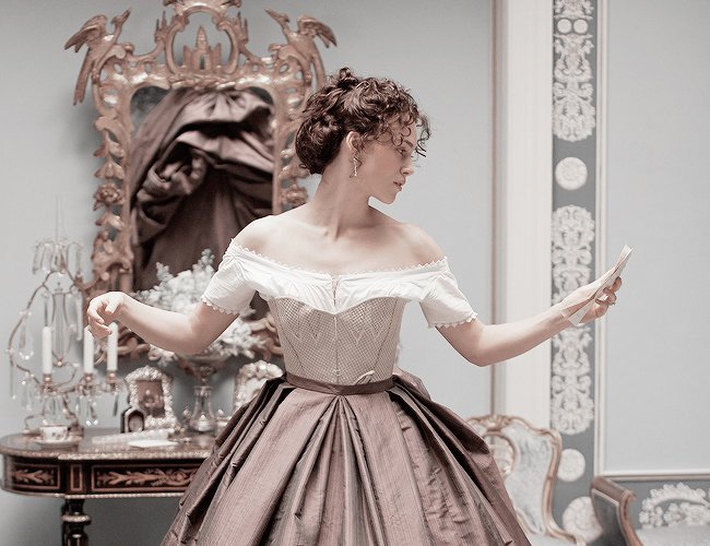 keira knightley was born to be in period dramas