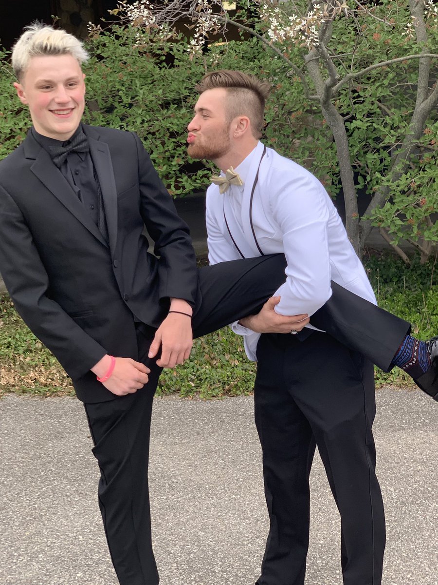 woodsy5261's tweet photo. Happy birthday to chef, turtle wrangler, Barber, hiker, etc. dysinger stay you pimp #wouldntmind https://t.co/uDKH8fRVLo