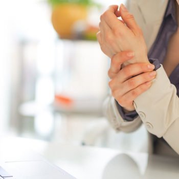 AORhealth's tweet photo. #RheumatoidArthritis is a chronic, autoimmune disease that primarily attacks peripheral joints (eg. hands, feet) and surrounding muscles. It affects approximately 1% of Canadians and strikes three times more women than men. https://t.co/ZnaWB5zDwm https://t.co/E7n2Jo2Xwp