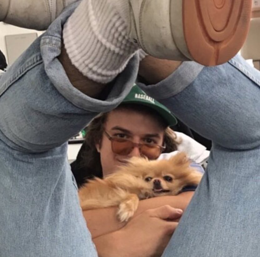 chandlerborrero's tweet photo. I JUST LOVE JOE KEERY #StrangerThings https://t.co/pEYcIE74WX