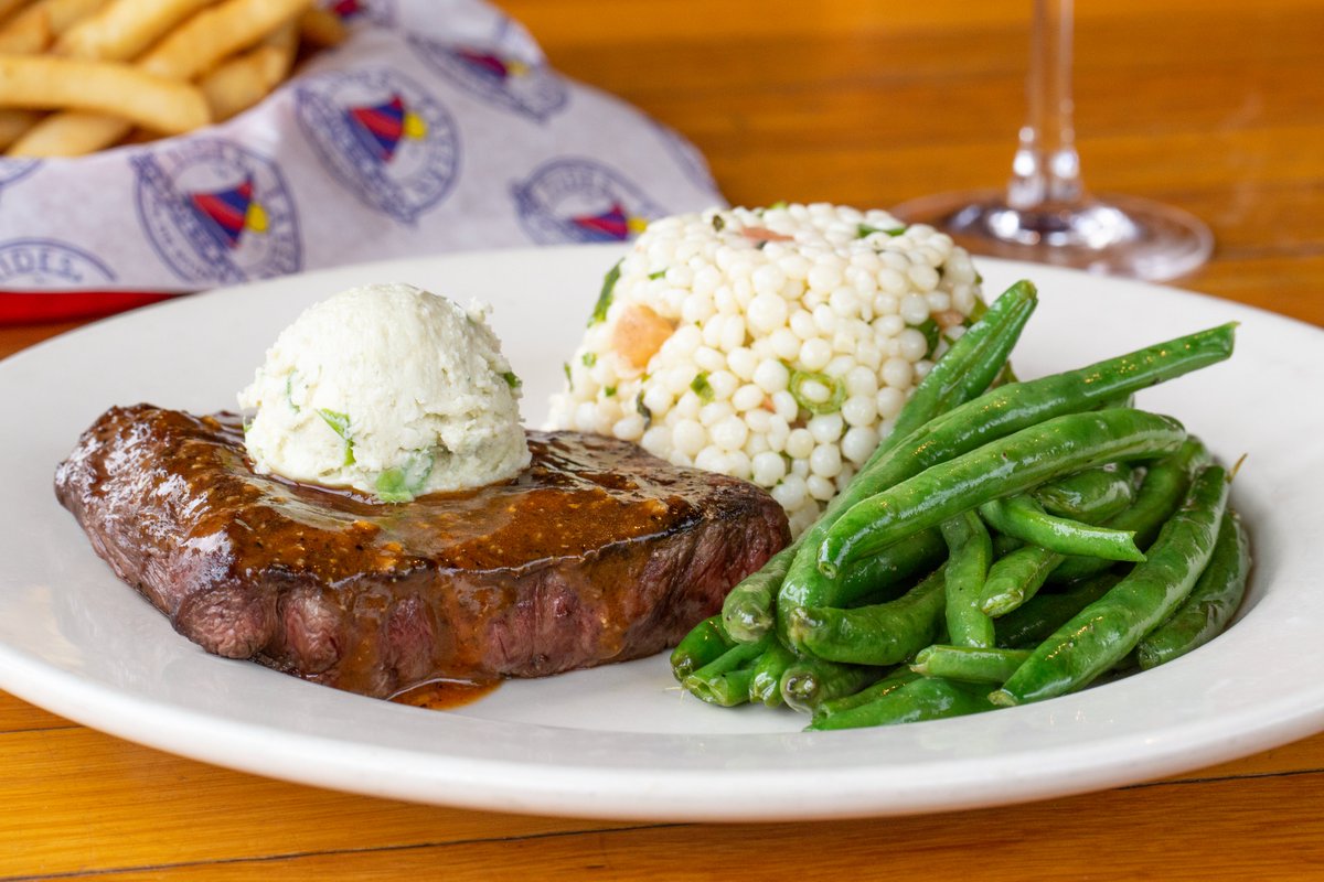 TidesTavernWA's tweet photo. We keep our menu fresh with seasonal #specials however some of our #housefavorites are the real stars. Have you tried our #FlatIronSteak? It is cooked to order and served with a mouthwatering #bluecheesebutter, #tabbouleh and #greenbeans. #Delicious!😋 https://t.co/PqlDVGfWiQ
