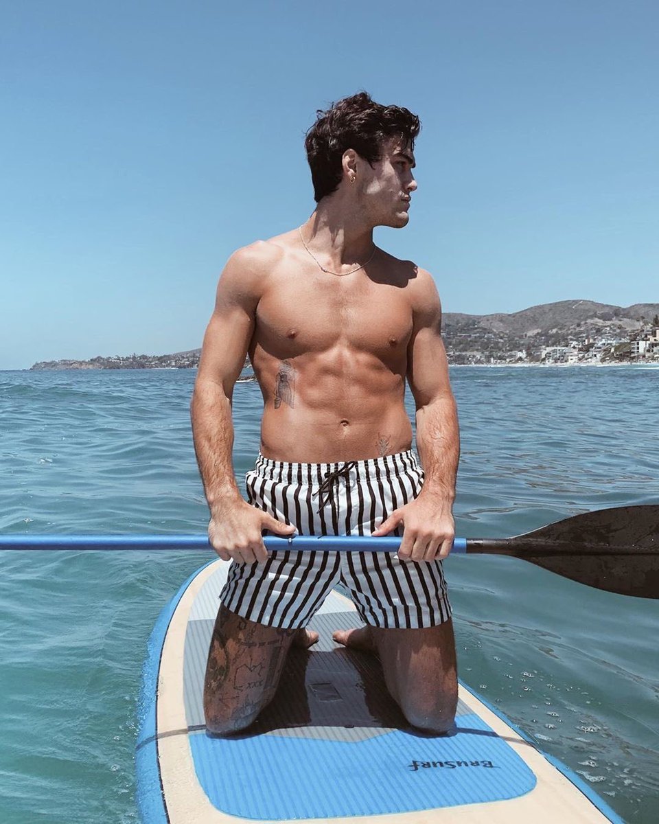 tomstightass's tweet photo. I wanna lick that chest https://t.co/FdICUOqR8D