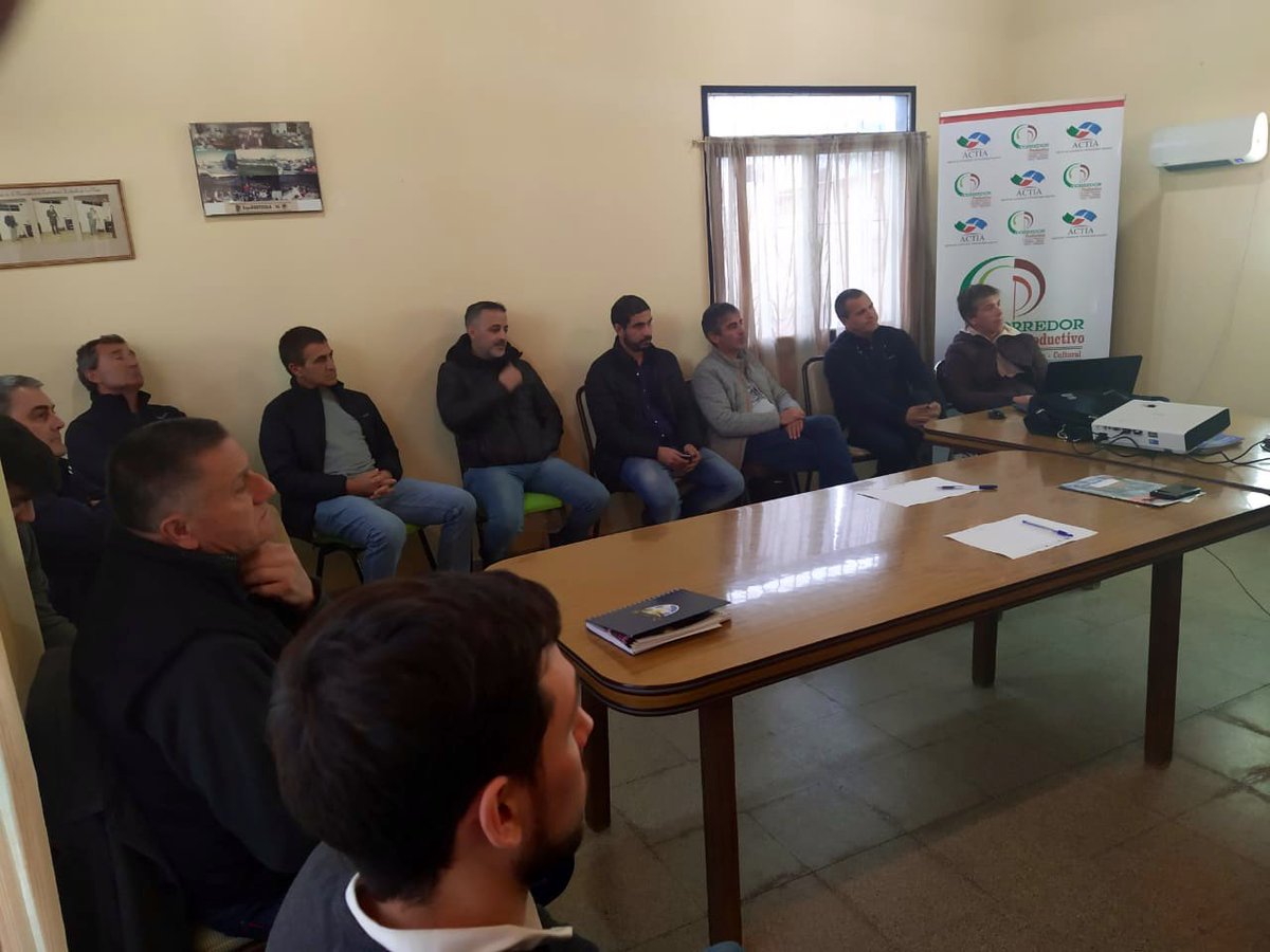 GLOBA_PBA's tweet photo. #LaboratorioPyMEx: 

Ayer se realizó una capacitación para horticultores de La Plata en conjunto con @AgroindustriaBA para construir un puente agroalimentario entre la PBA y la región de Puglia, Italia. 

¡Gracias a todos por participar! #GLOBA https://t.co/oqDrnI2PId