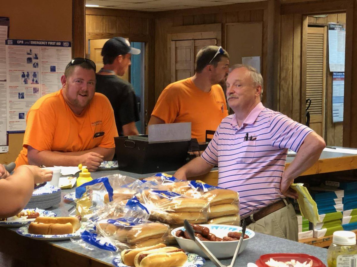 Throw back to National Hot dog day! 🌭 Yesterday we fired up the grill at lunch time for our team.