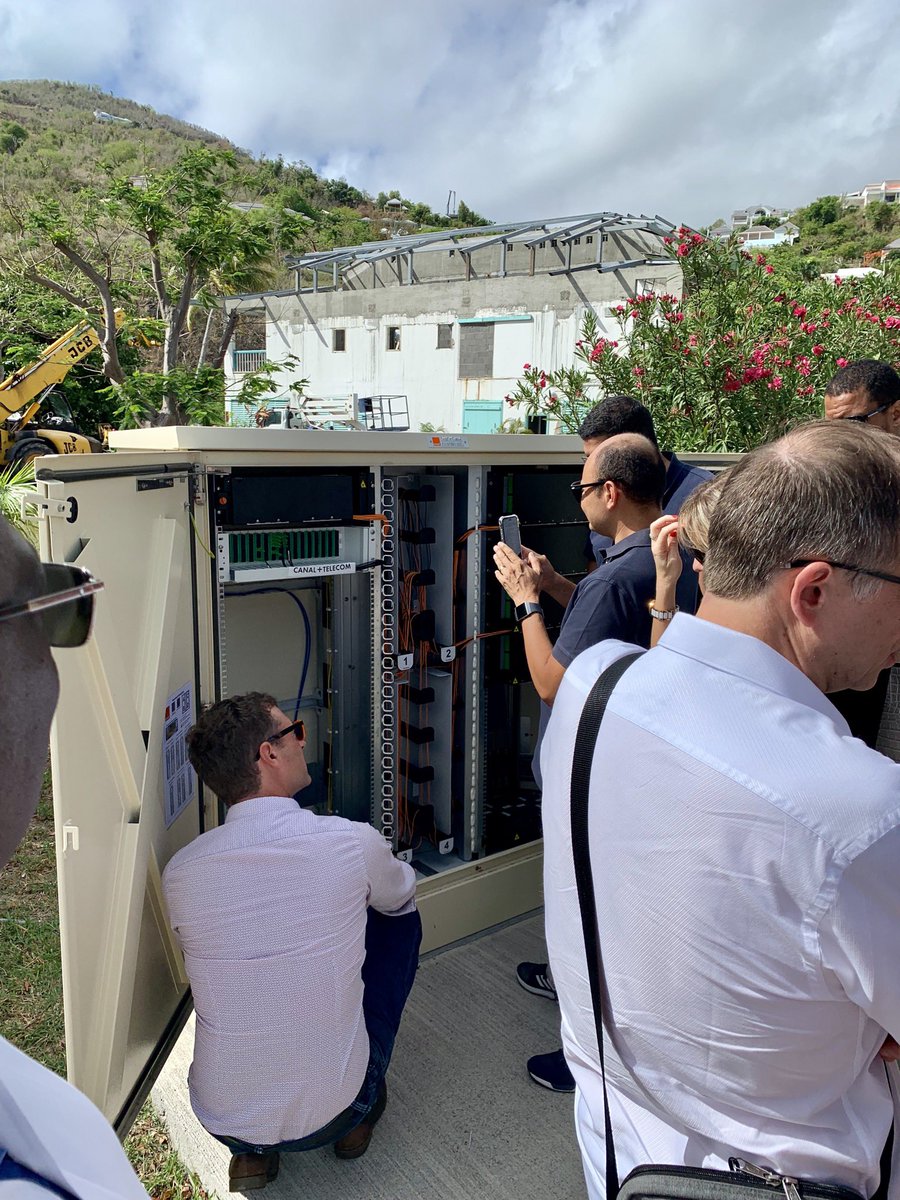 BorisFayolle's tweet photo. Visite des installations #FTTH @Orange_Caraibe à Saint Martin #AnseMarcel . Ça avance! @MyriamMoinard https://t.co/uVL8W6F2sN