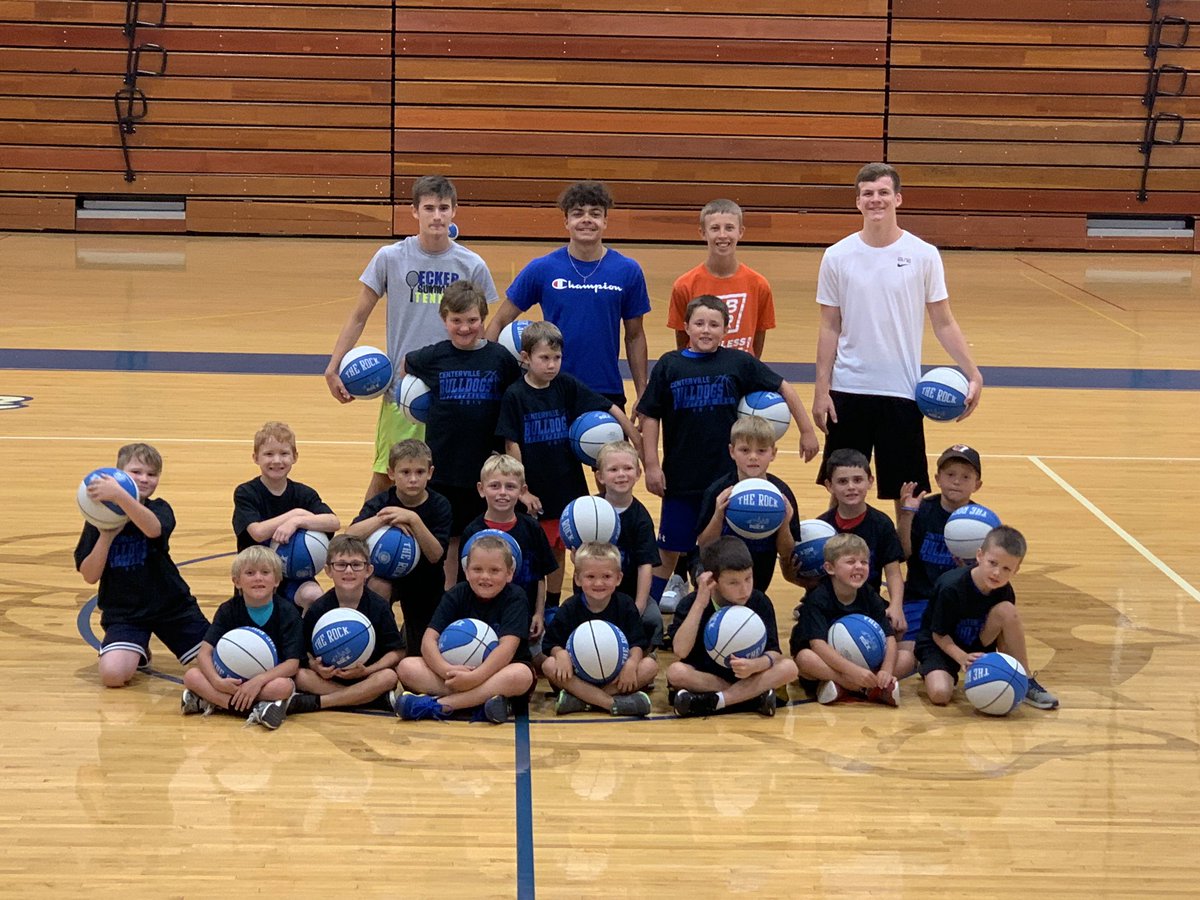 CHSBulldogBball's tweet photo. Another good camp finished up today! https://t.co/QXUKqqHyxd