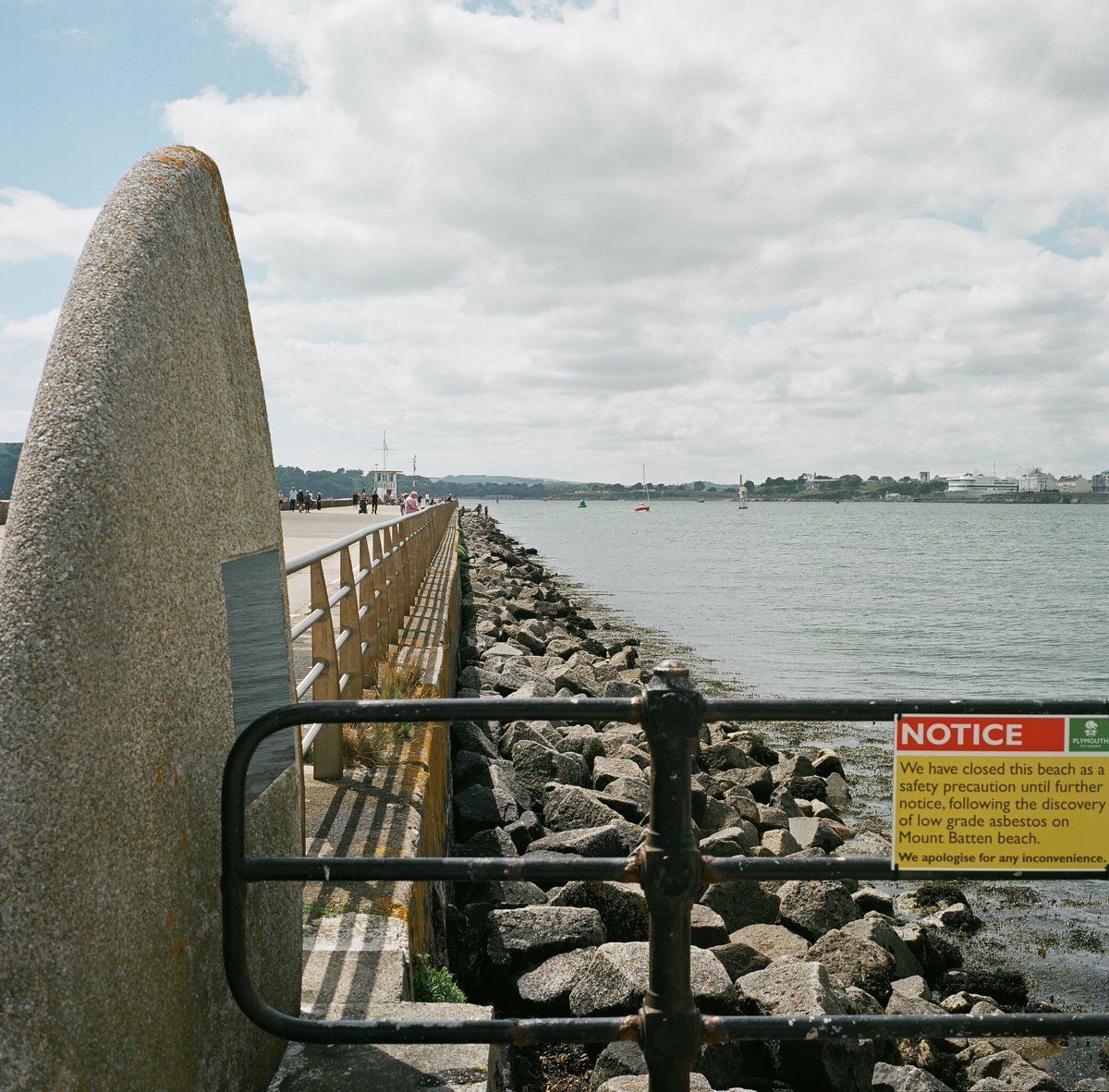 A couple of photos taken on our June Photo Walk with my Yashica Mat124g on Kodak Ecktar100.  The first image has been cropped. <a href="/SoperfectImages/">Soper Photographic</a> @Grumpyfck <a href="/RobRob82975216/">Rob Barrett ⚏🇮🇪🏴󠁧󠁢󠁷󠁬󠁳󠁿🇬🇧🐲☘️⚏</a> <a href="/w/">Brian Jones</a>