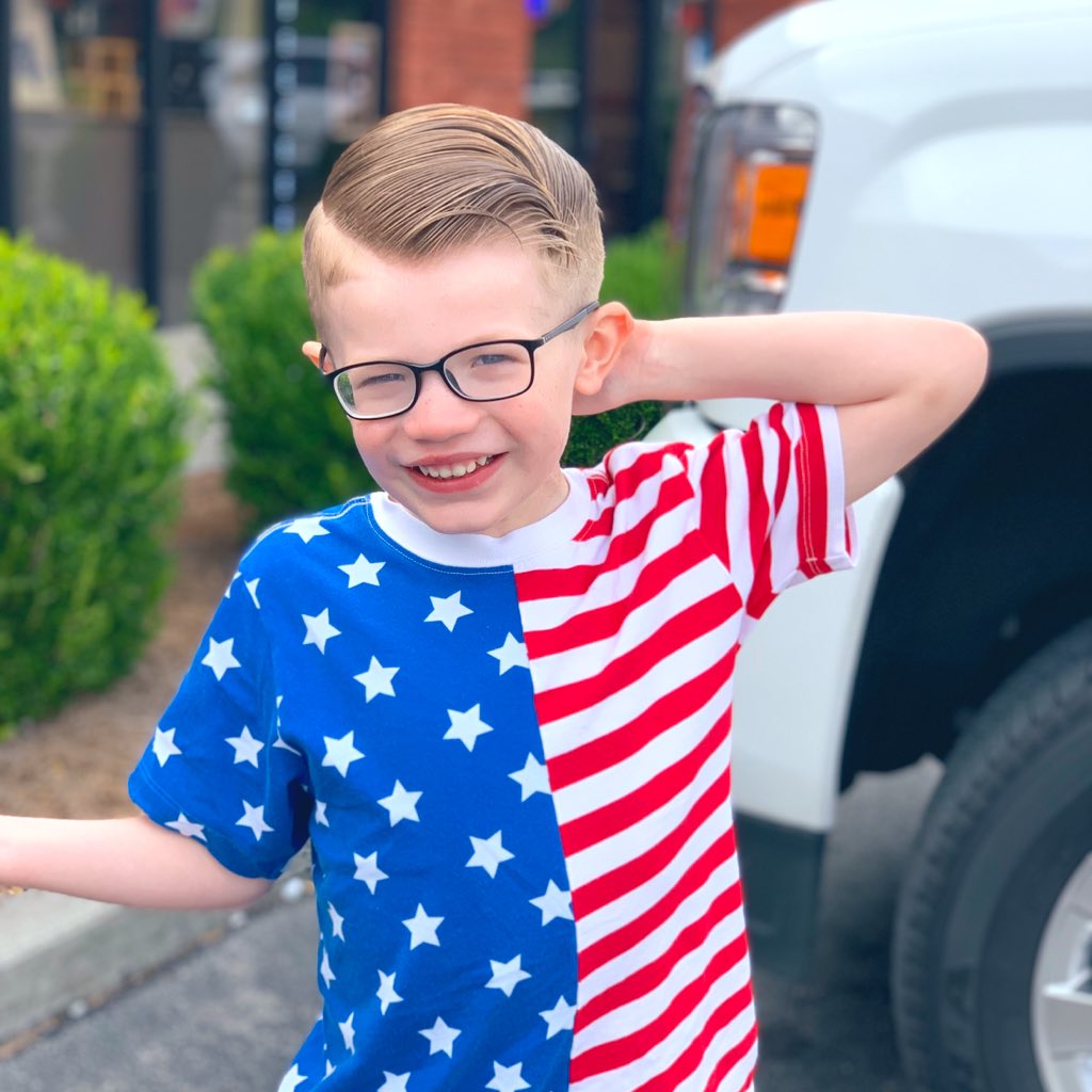 peytonmcnully's tweet photo. Getting same haircut as my dad (@smcnully ๐ด๐ป) was a threat when I was growing up ... to Sumner itโs an opportunity #firstFade https://t.co/oTurlZUIDw