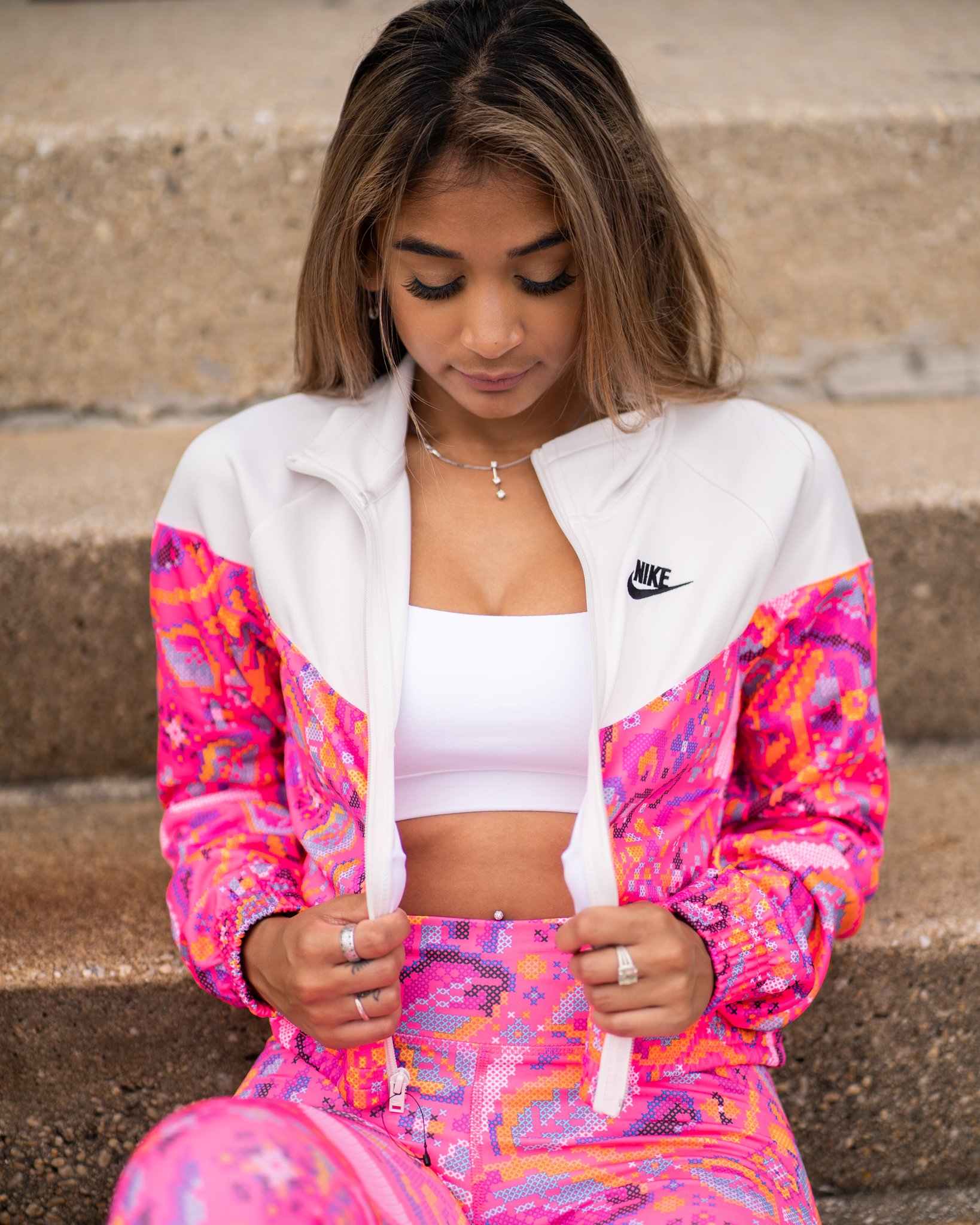 GB'S Sneaker Shop on X: Nike Sportswear Printed Jacket Women's (XS-2XL)  $75 BV2827-030 Nike Fast Printed Running Tights Women's (XS-2XL) $65  BV2912-639 #nike #ootd #apparel #gbny #sportswear   / X