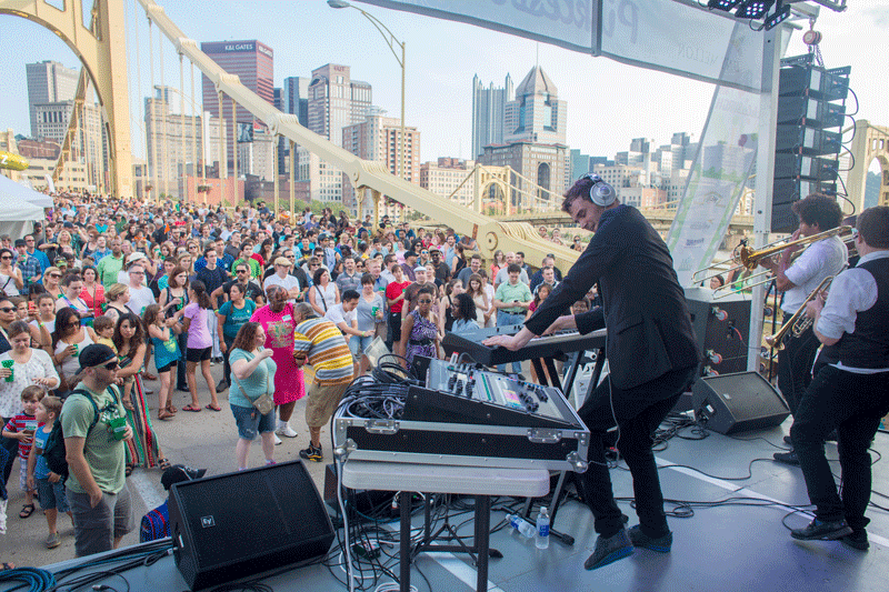 Prepare to jam out while enjoying all-things-pickled with @MarSJackSon, @TheJustinFabus, @thebeautyslap, and more on the @JimShorkeyAutos Stage at #Picklesburgh! Details on entertainment here 🎵👉 buff.ly/2XWoscF