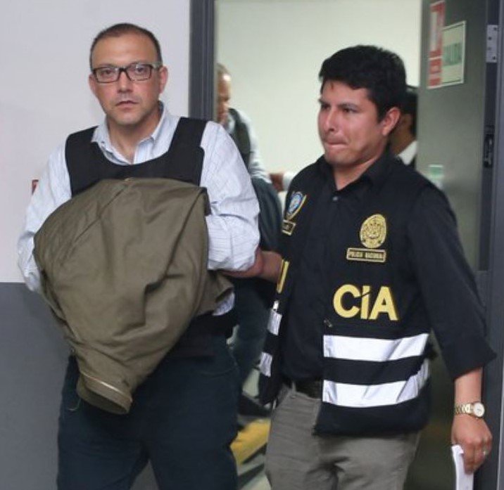 JEESxorcismo's tweet image. Este es el hilo prometido sobre el #Sodalicio legislando de la mano de #FuerzaPopular.

Hace un par de años revelé la relación entre #PierFigari, el asesor más íntimo de #KeikoFujimori -ambos con prisión preventiva- con el Sodalicio de Vida Cristiana (SCV).