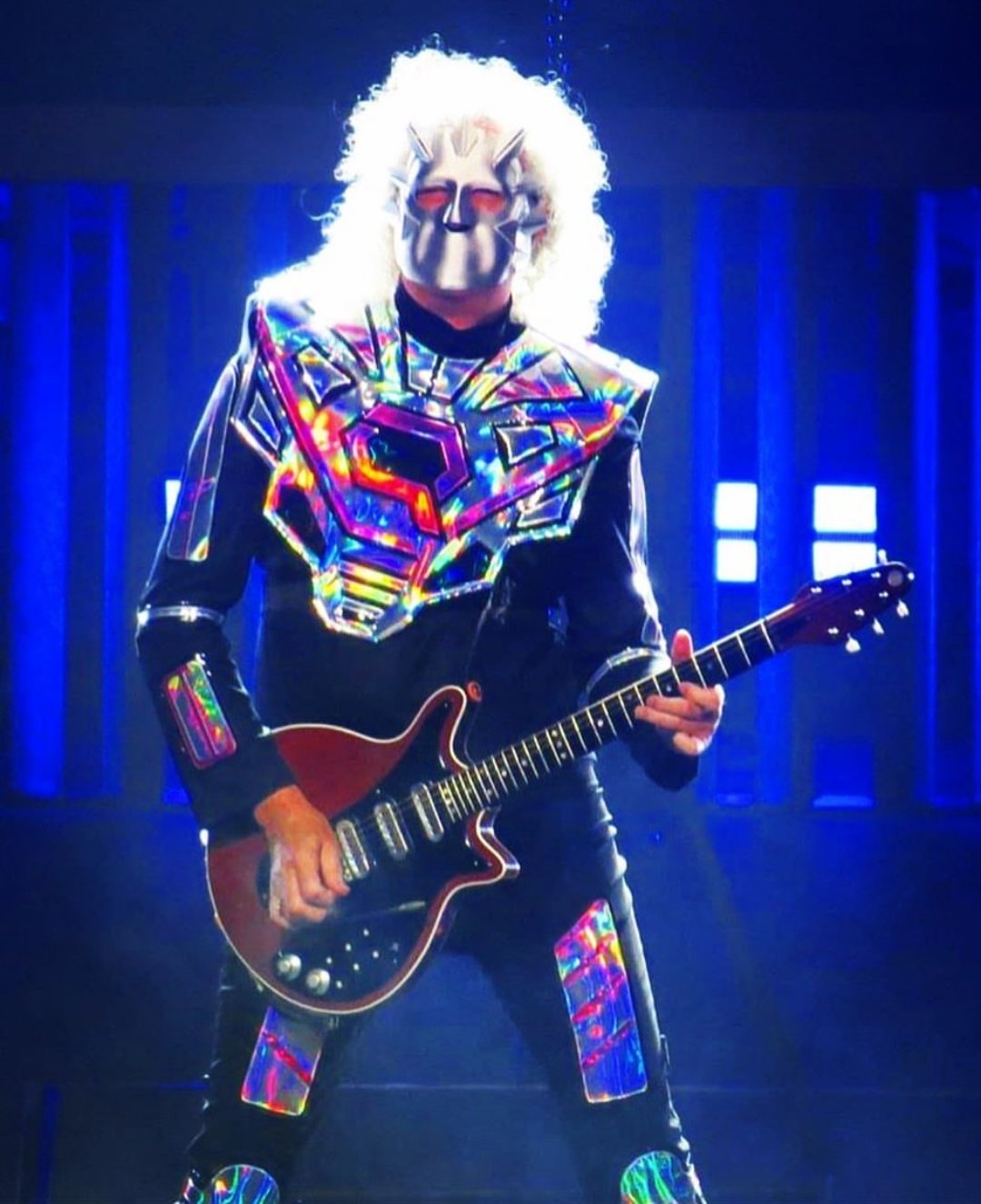 Happy birthday Dr.Brian May
( *´  ) 