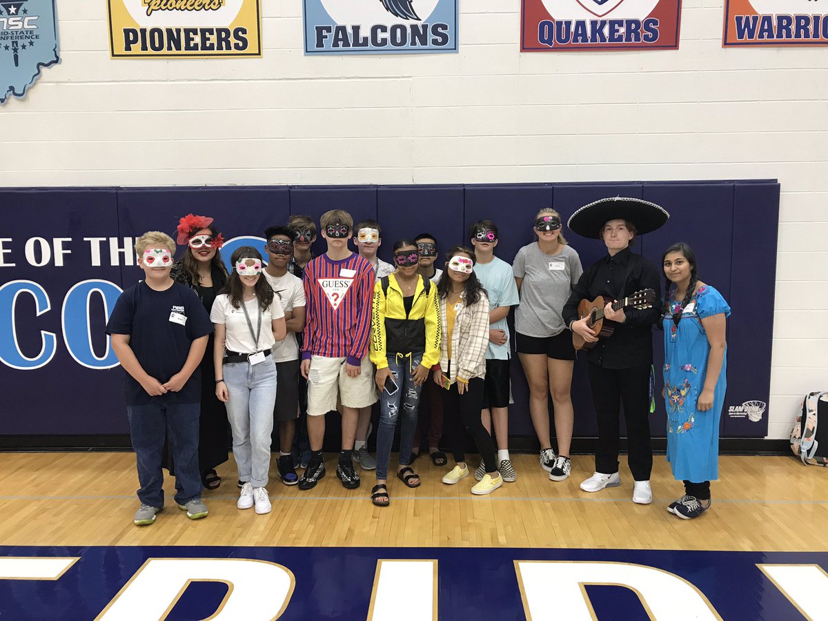 PMLinkCrew's tweet photo. Here is a taste of the tour costumes: https://t.co/PjU6MvluXb