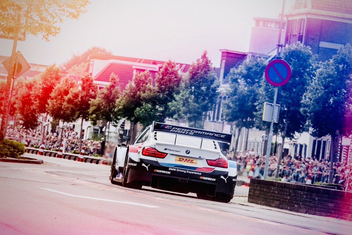 DTM's tweet photo. Organisers estimated a crowd of more than 10,000 flocked the streets of downtown Assen for this evening's incredible #DTM street demo. #DTMAssen 🇳🇱💪 https://t.co/Uxxrc6zADp