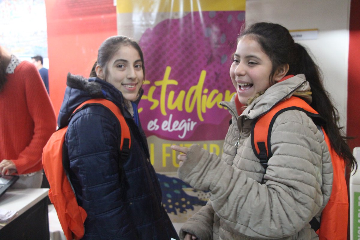 BA_Integracion's tweet photo. Chicos y chicas del #Barrio31 disfrutaron y aprendieron con el programa #aprendeprogramando. Compartimos una jornada llena de juegos en la que presentaron los proyectos que realizaron en estos últimos meses #EstudiarEsElegirTuFuturo https://t.co/QSZjmCXySr
