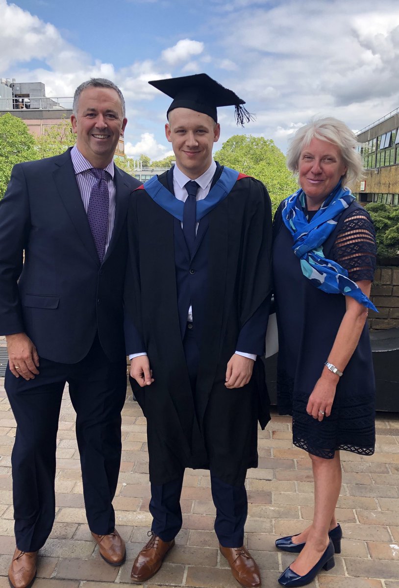 Dad69Geo's tweet image. A very proud day for GeoDad69 and GeoMum. Employable offspring, job done 🥳👨‍🎓😁