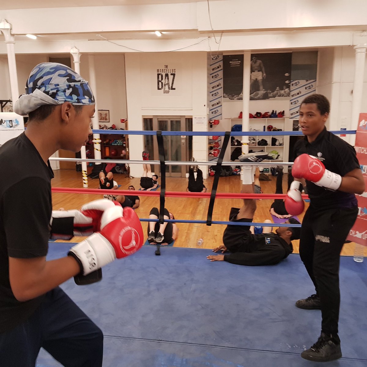 SwitchUpNotts's tweet photo. Another great session where young people are using their time in positive activities gaining discipline and respect for each other. #GlovesNotKnives #SwitchUp #NottinghamSchoolOfBoxing #ChampionsInAndOutOfTheRing #Respect #PositiveRoleModels https://t.co/t8IUXSRfFY