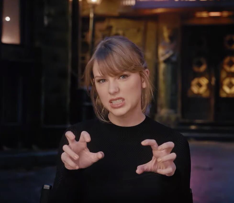 kellym228's tweet image. I guess I am naming my next cat #Bombalurina