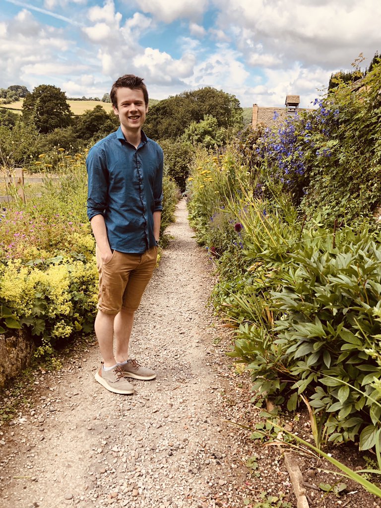 _JamesRoscoe's tweet photo. I hit a certain ageing milestone today (😱) ... An idyllic day off in the Cotswolds helped to take my mind off things! 🎉🍻 #29plus1 https://t.co/EA2FoiGmN1