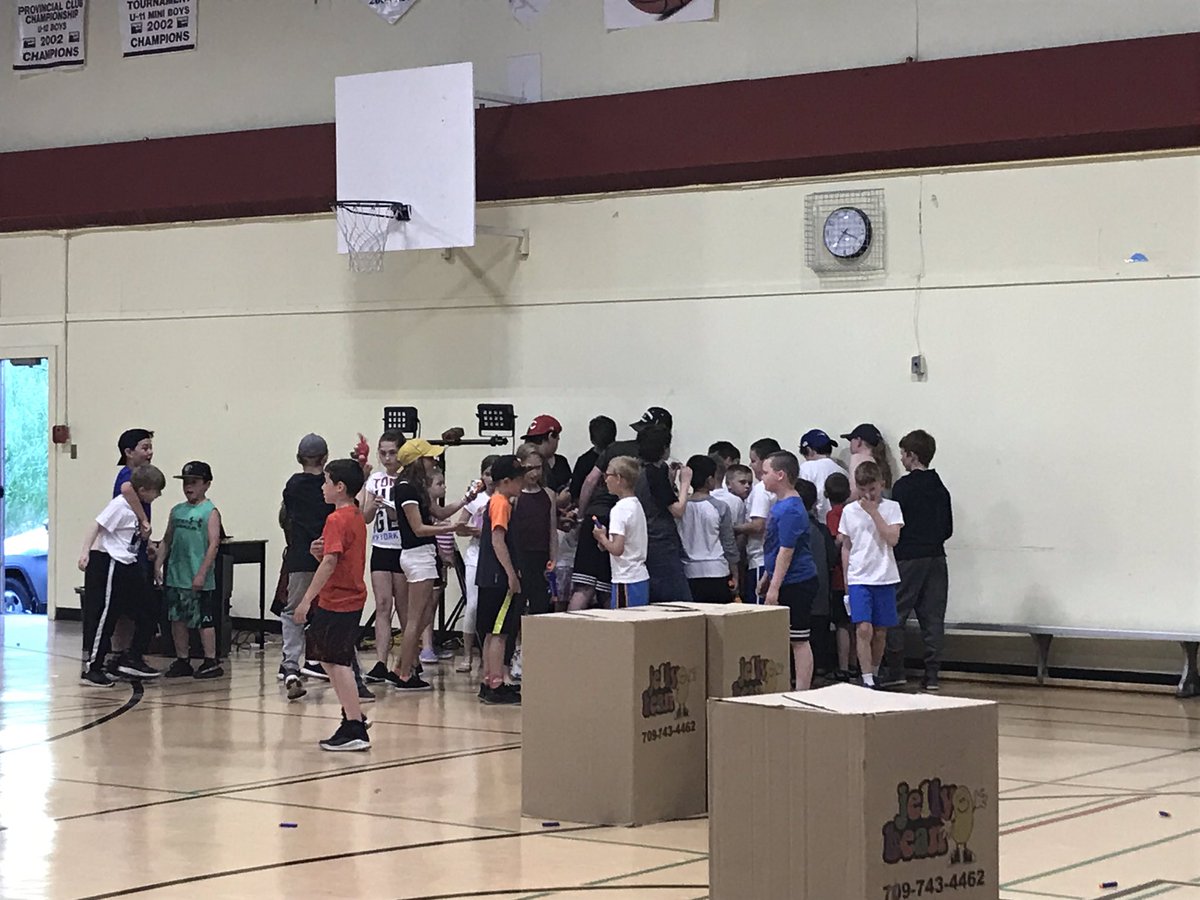 sjboscoschool's tweet photo. Kids are having a great time at the @SheaHgtsCCB annual Folkfest with some Jellybean entertainment! This event is off to a great start! Thanks to the volunteers! #NerfWars https://t.co/en65ABs9eb