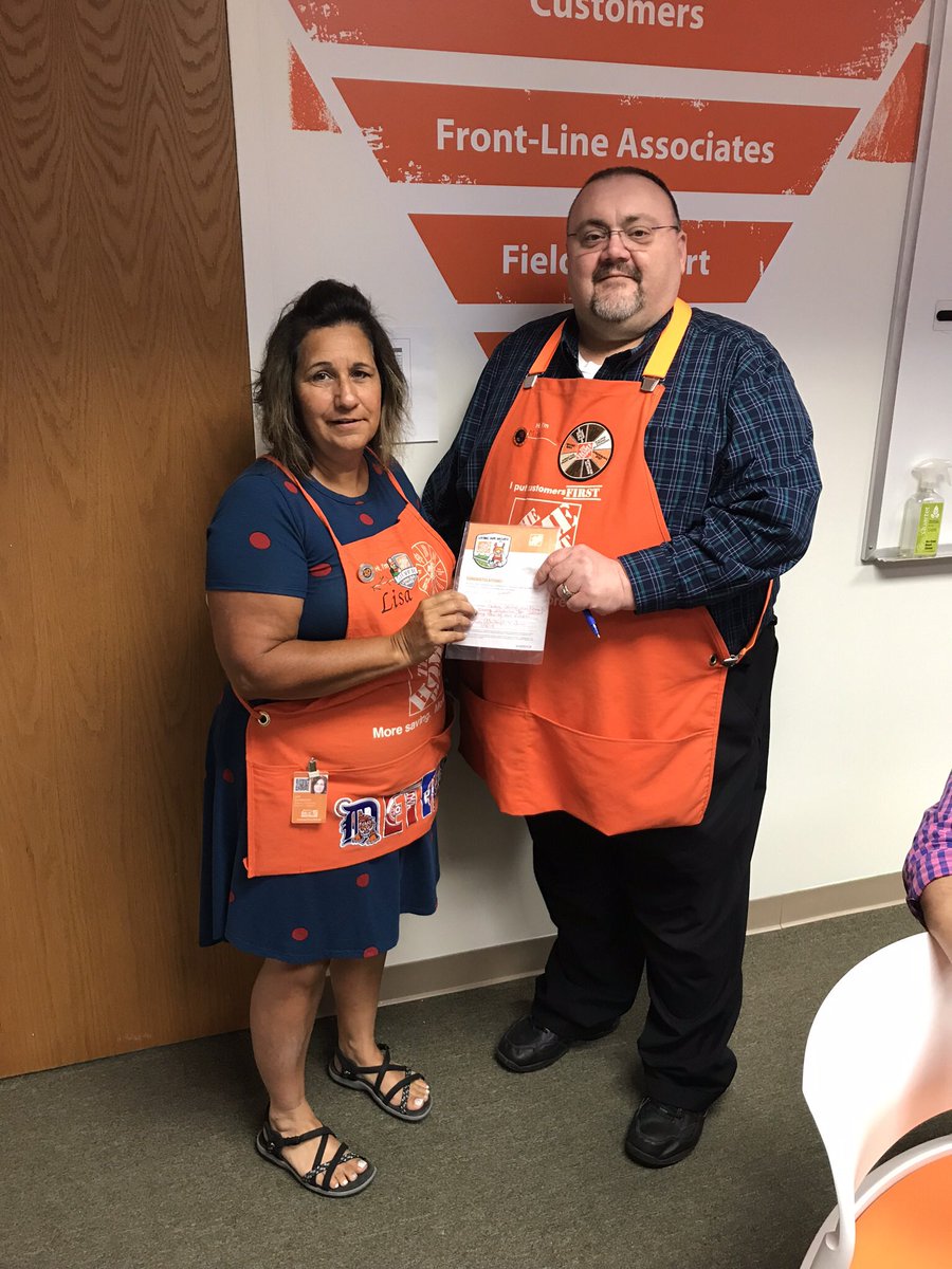 mikesaphd's tweet photo. I got the surprise of my life today while at the #HDIDetroit sales meeting. At the request of sales consultants @AlumbaughLisa presented me with a #HomerAward for taking care of our people! #DetroitRocks #Humbled #BIMLife @KendraByrd24 @larryhoerner @creasonovathd @thdShannon https://t.co/qwqiDd5Qqt
