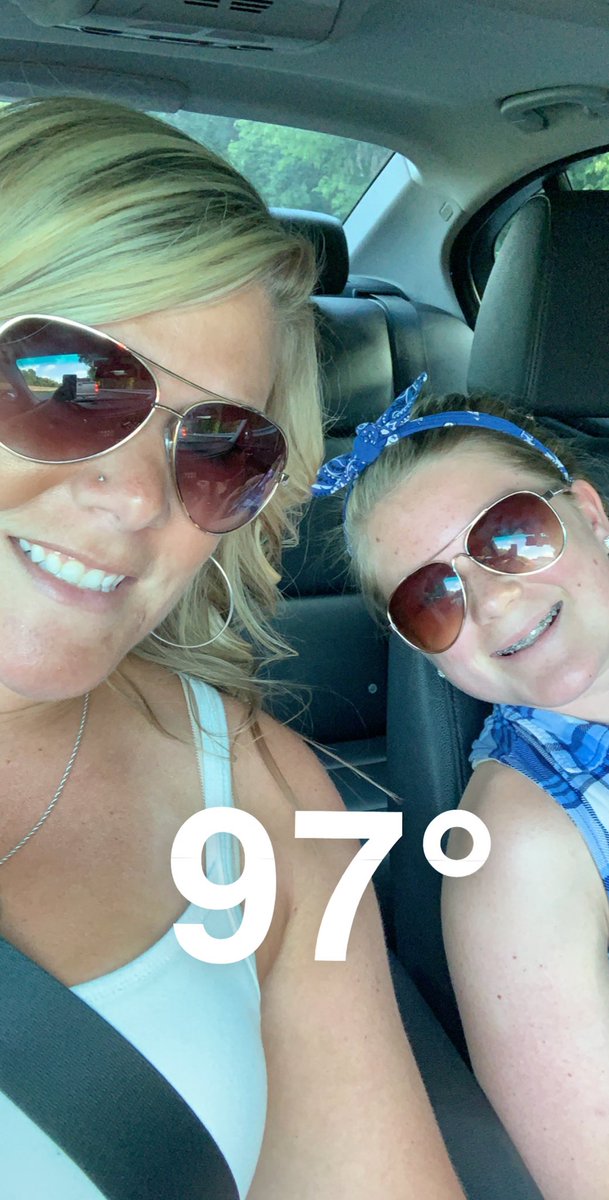 smwhereonabeach's tweet photo. I think @ThomasRhett should play #veryhotsummer tonight for obvious reasons! Sitting in traffic for parking lot https://t.co/gkyUQeflDl