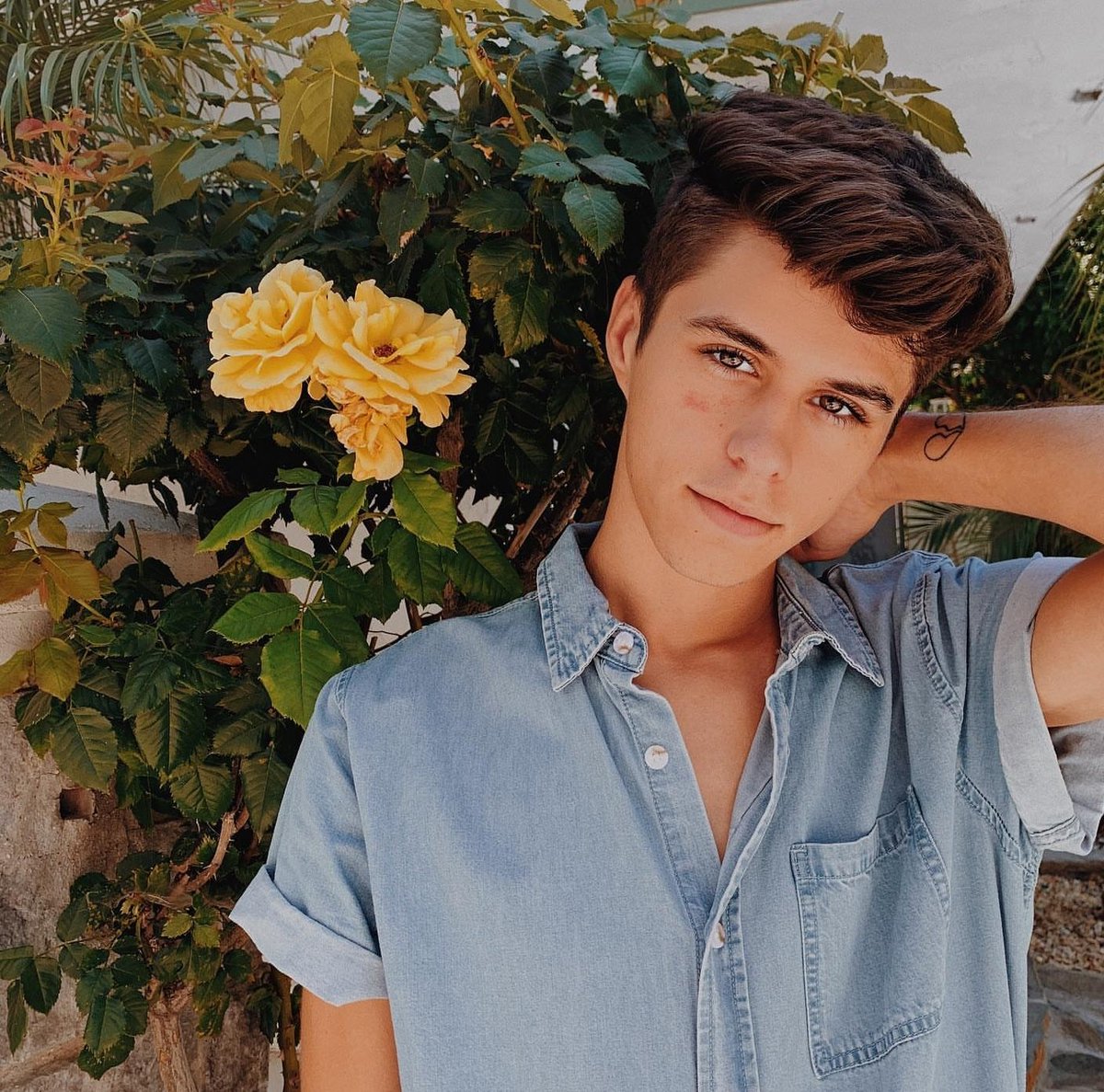 TJackstan's tweet photo. @jacksonxkrec you are handsome, intelligent and have the best of people in your life. Your sister seems like a supportive and awesome sibling. Your friends in the Hamptons seemed cool and you had an awesome summer! Keep that chin up and keep looking forward x
#Jackstans #Jackstan https://t.co/G3u63RuPtp