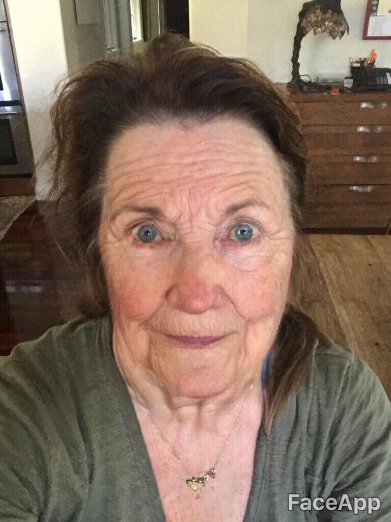 RealLucyLawless's tweet photo. @leorandom4 That is so damn rude of you! Check out how rude my daughter is: https://t.co/q5tUMhB2ln