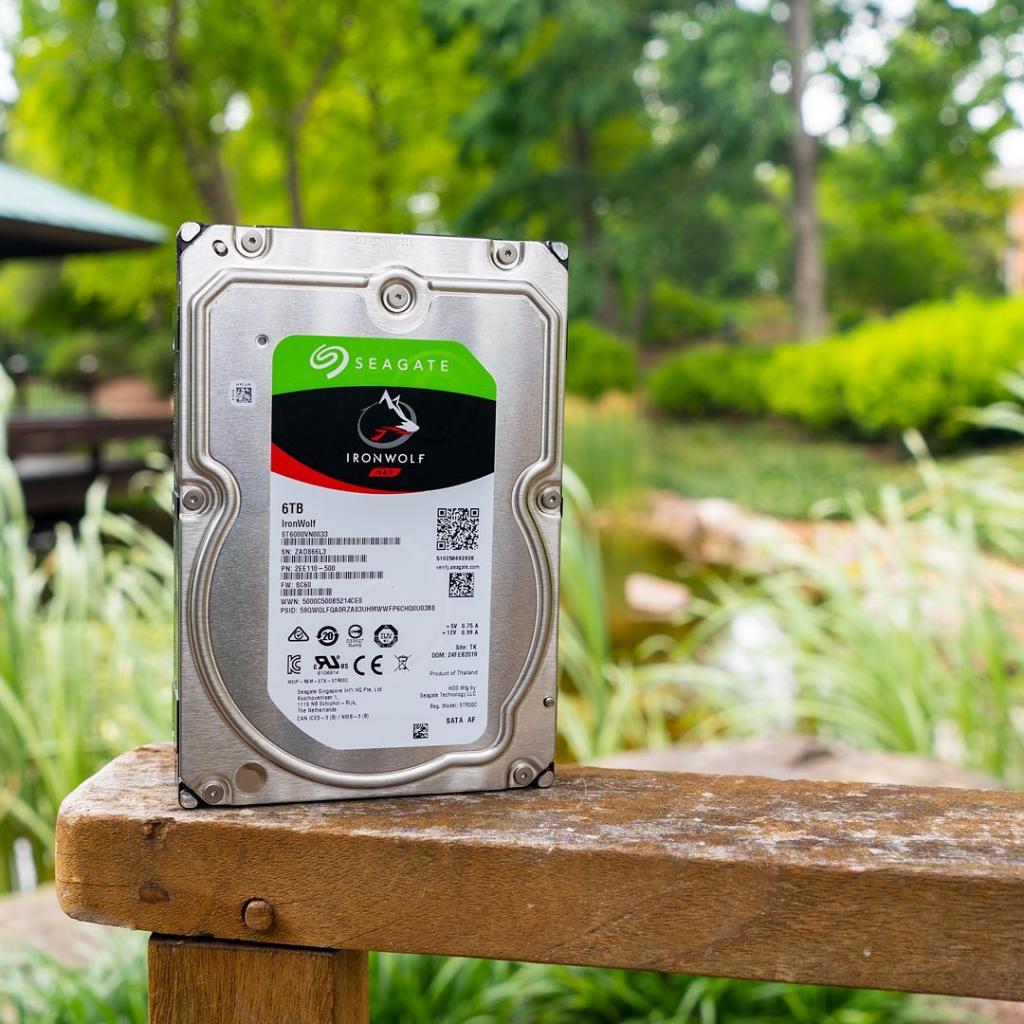 IronWolf – native to the #NAS. 🐺

The Seagate 6TB IronWolf HDD keeps your #NAS environment agile, tough, and secure. Enjoy always-on, always-accessible 24x7 performance. IG 📸 : @CKidTech