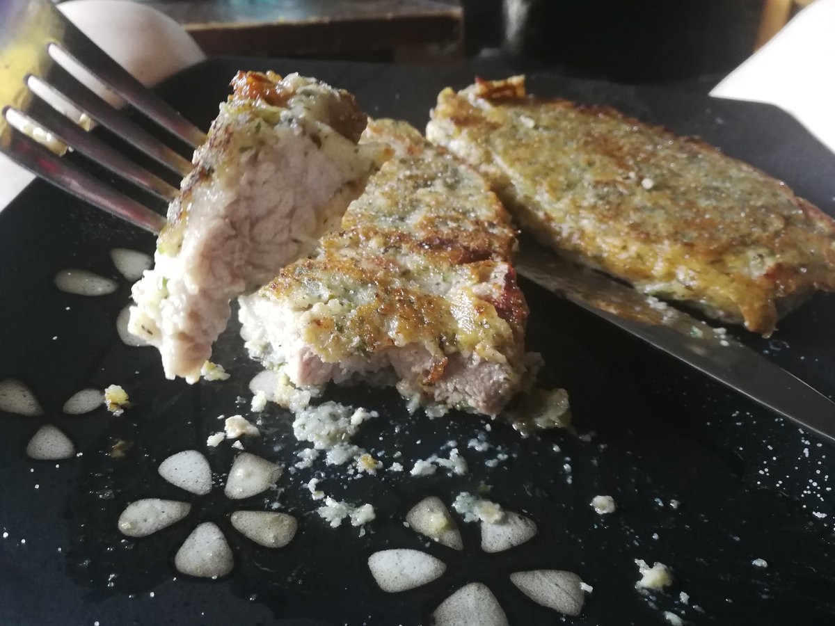 cdnKrimsonKitty's tweet photo. Omg it's fucking delicious! #deliciousfood #experimentwithfood https://t.co/DB9y7e74KS