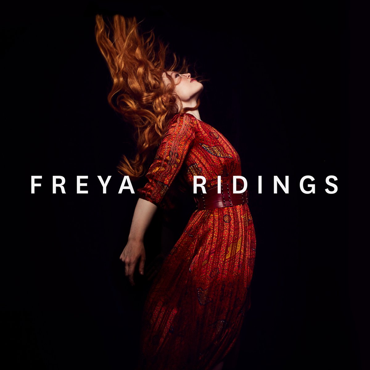 FreyaRidings's tweet image. My debut album is now live!! Can't believe it's finally here! Tell me what you think #freyaridings 🌹