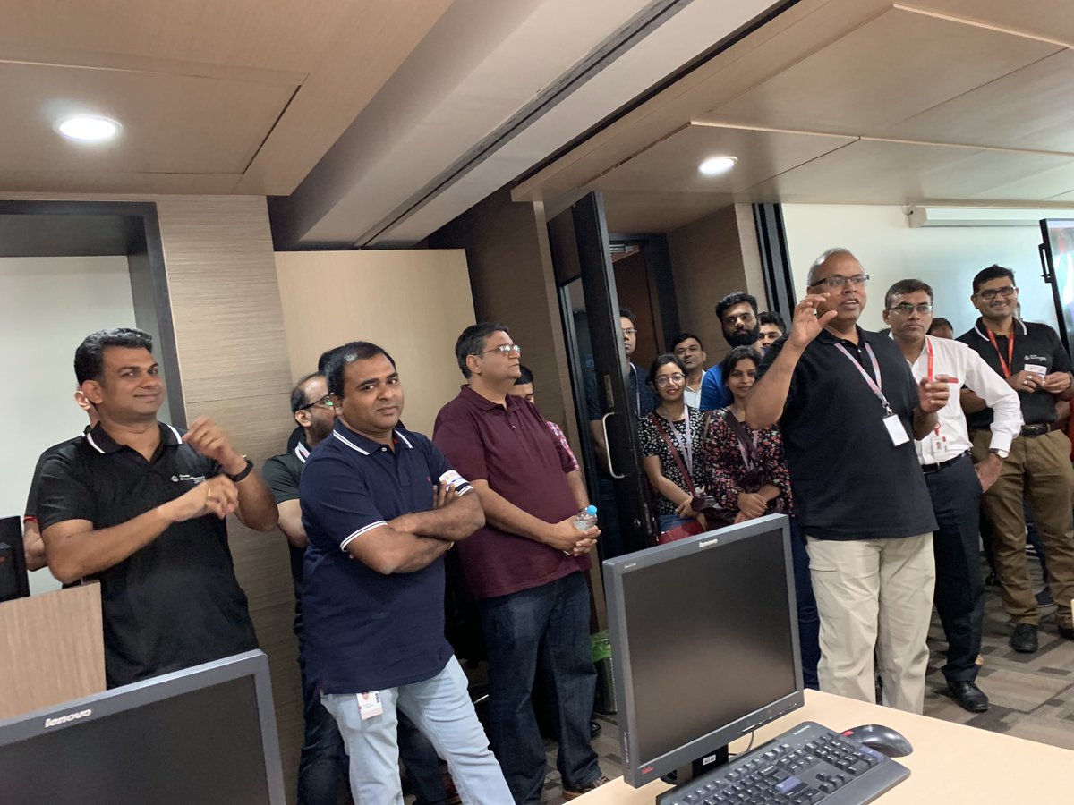JoshiRajanish's tweet photo. Introducing the Groundbreakers gurus @OGYatra @aioug_pune https://t.co/91bPKNUvoa