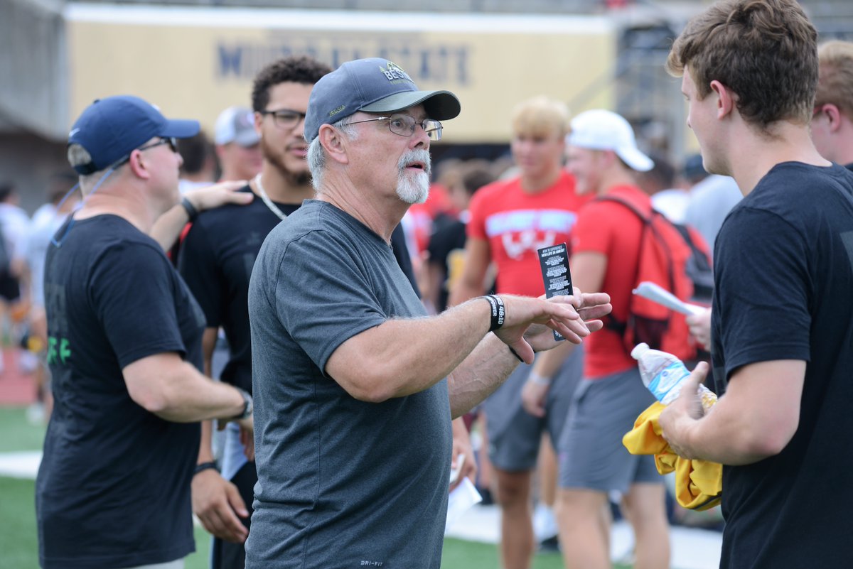 dreamarlowe85's tweet photo. How's Steve Duncan, you ask?
Doing great. The former Murray High and Paducah Tilghman skipper was Thursday's guest speaker at the FCA 7-on-7 in Murray. He's started a non-profit organization, directed at getting inspirational materials to local football coaches. https://t.co/MRiPHVRm5P