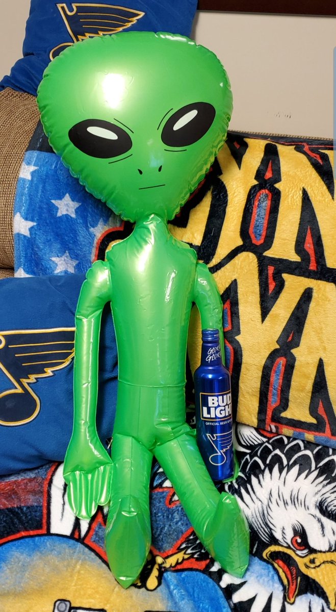 roostopher's tweet photo. Just helped this lil dude get out. Said he loved @budlight and @StLouisBlues. #area51 #playgloria https://t.co/9MjlWWo0TR