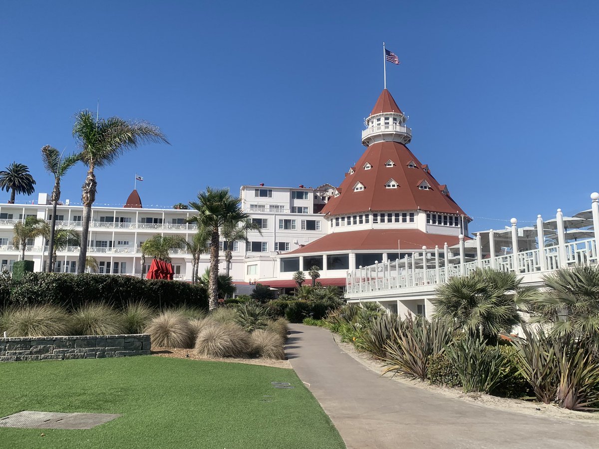DisneyDreamingG's tweet photo. The Grand Floridian vibes. 😍✨ https://t.co/spsE3Bhc22