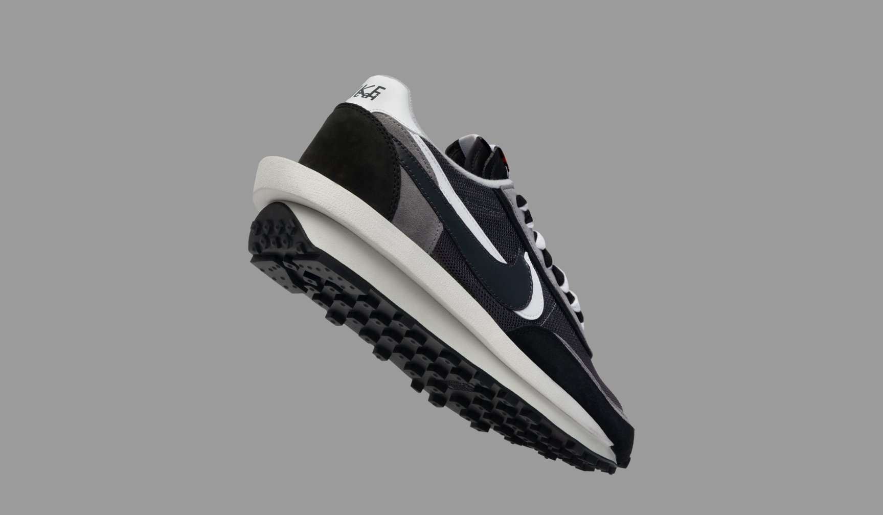 Naufragio Increíble esperanza GOAT on Twitter: "Nike and Sacai showcase a new colorway of the LDV Waffle,  blending two vintage Nike runners in a unique hybrid creation. Available on  the app and https://t.co/fZOxW7rwGu: https://t.co/qXQUHtgY2N  https://t.co/k2qtAVmEYf" /