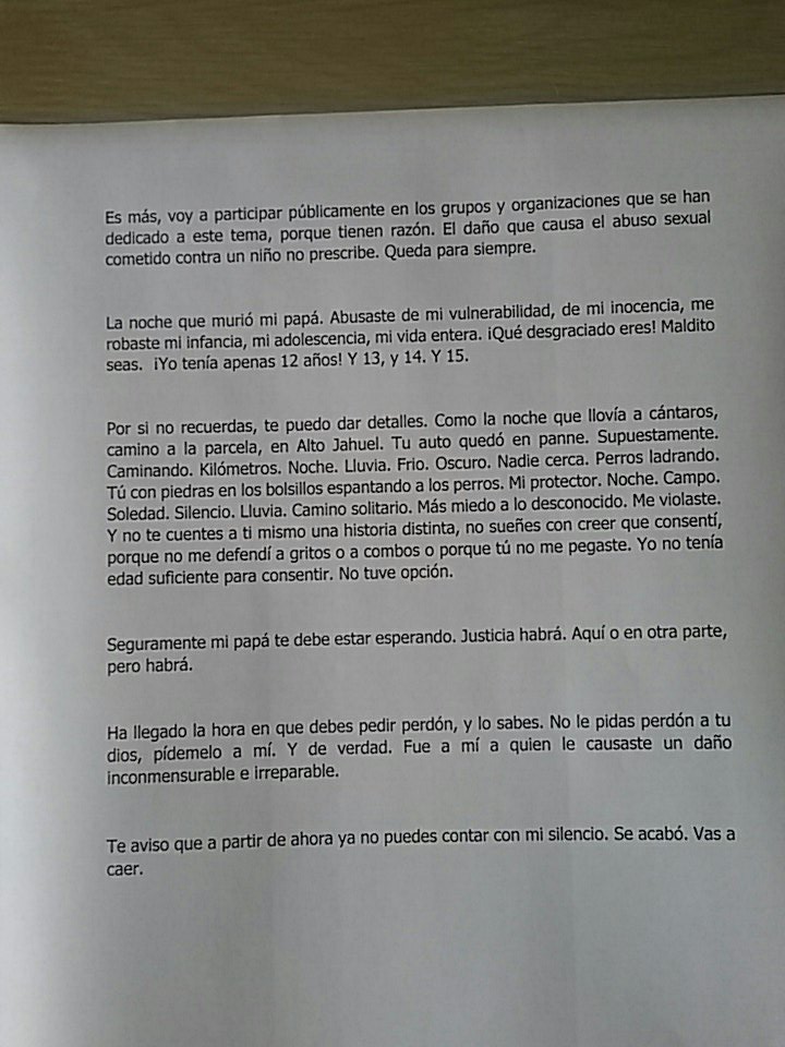 solangeabogada's tweet photo. que me pongo todos los días como símbolo de que no me rendiré ni dejaré que el daño me impida vestirme del color que quiera. Símbolo de no tener más miedo. Bienvenidos los que se sumen a la #protestaroja ! Por el derecho a denunciar de todas y todos los sobrevivientes! @CNNChile https://t.co/8GIKQUMUjF