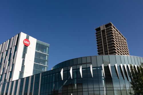 #UIC opens new state-of-the-art living and learning community. Read more: bit.ly/2Z9pzlq @UICHousing <a href="/UIClife/">University of Illinois Chicago Student Affairs</a> <a href="/americancampus/">American Campus</a>