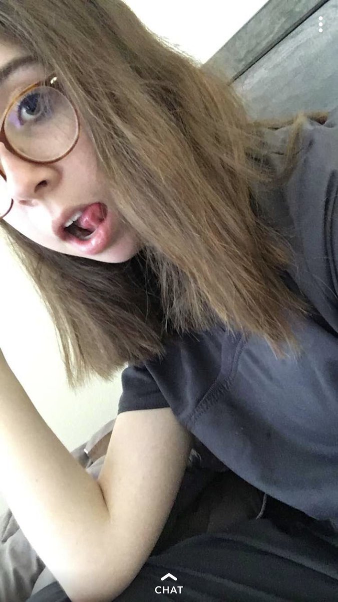 teebinjones's tweet image. Breaking news I love my girlfriend @tessavanburen